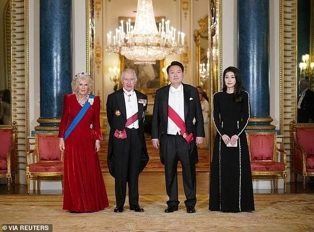 Đệ nhất Phu nhân Hàn Quốc được khen khi đứng cạnh Vương phi Kate-8