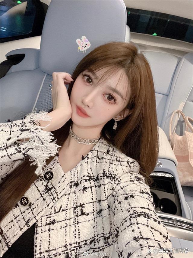 Huỳnh Hiểu Minh lộ ảnh đi du lịch cùng bạn gái hot girl-9