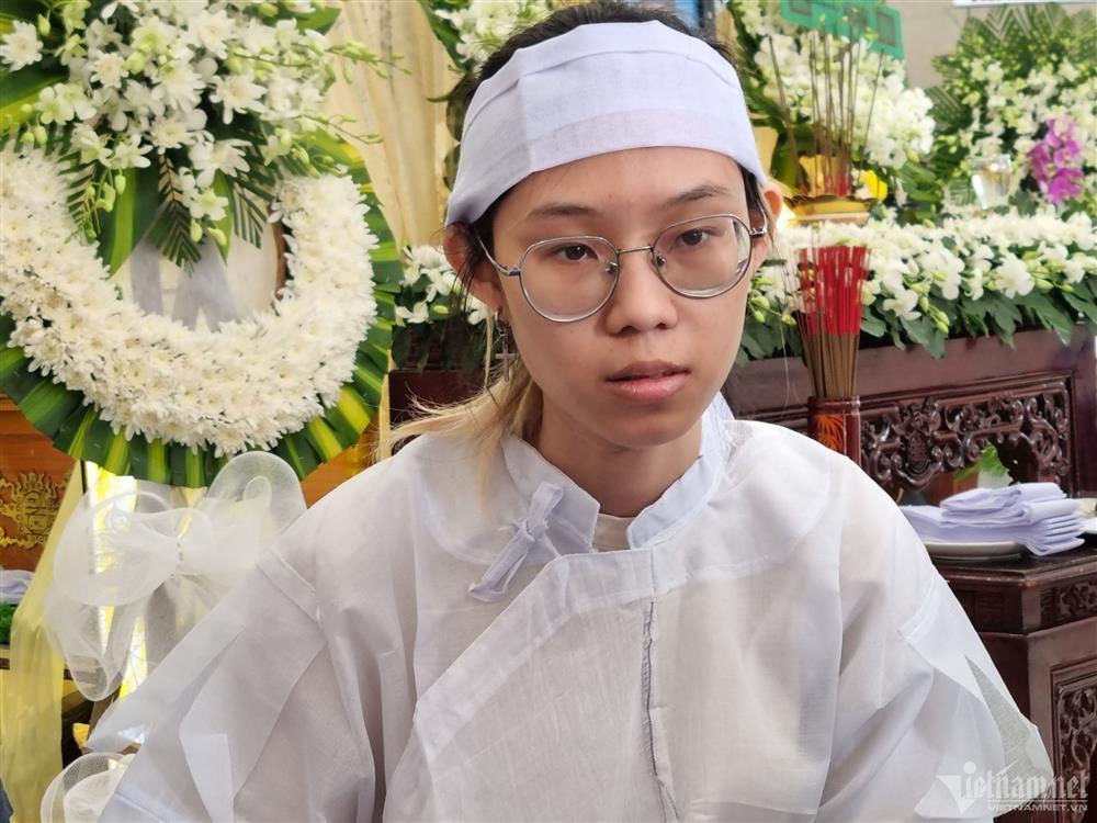 Bảo vệ bị kẻ cướp ngân hàng đâm tử vong: Ngày đoàn tụ đau buồn của gia đình-1