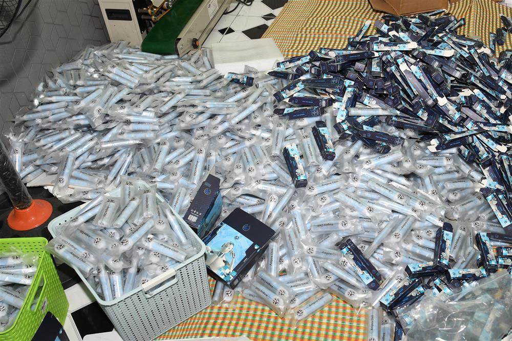 Chân dung ông trùm điều hành xưởng sản xuất ma túy núp bóng thuốc lá điện tử-4