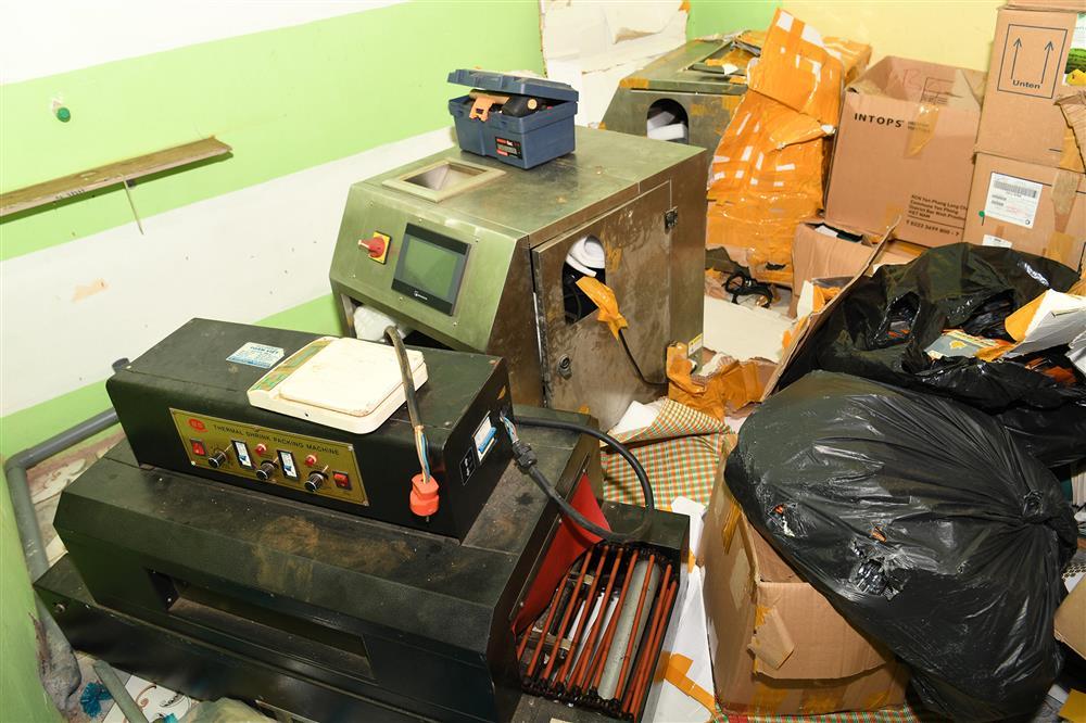 Chân dung ông trùm điều hành xưởng sản xuất ma túy núp bóng thuốc lá điện tử-5