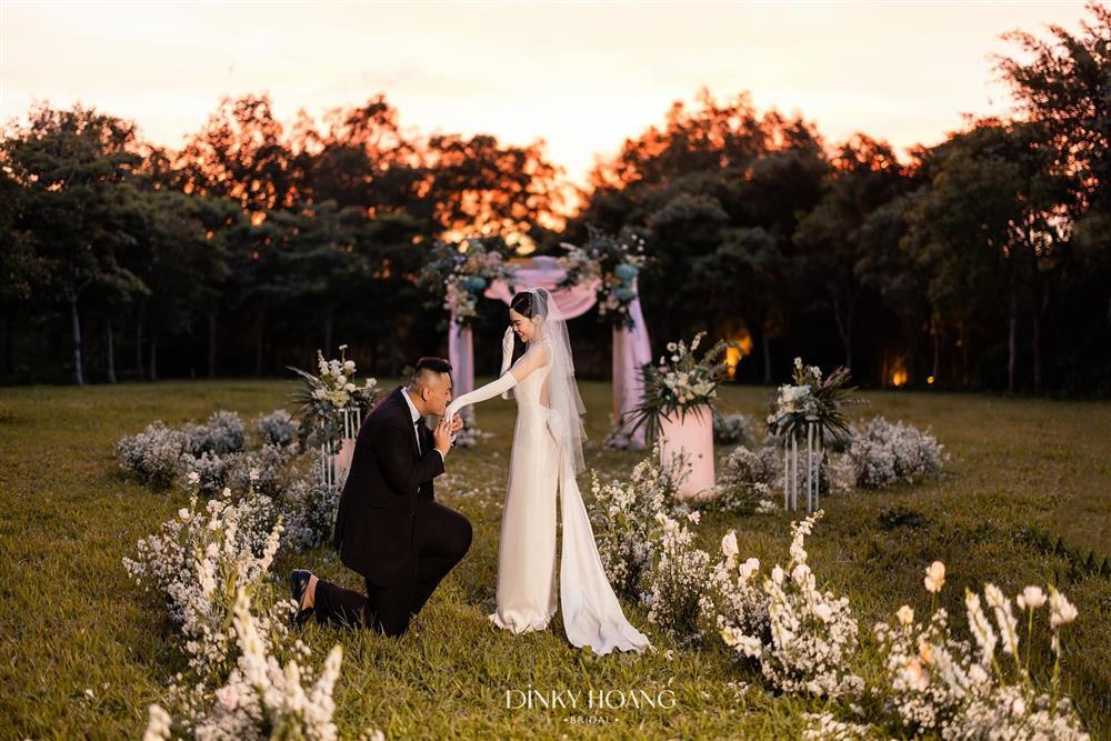 Đại gia điện tử Sài Gòn chọn con dâu qua... đôi dép-2