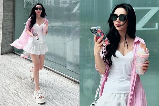 Quỳnh Kool chuộng diện váy ngắn khoe dáng đẹp nuột nà trong những ngày Hà Nội trở lạnh
