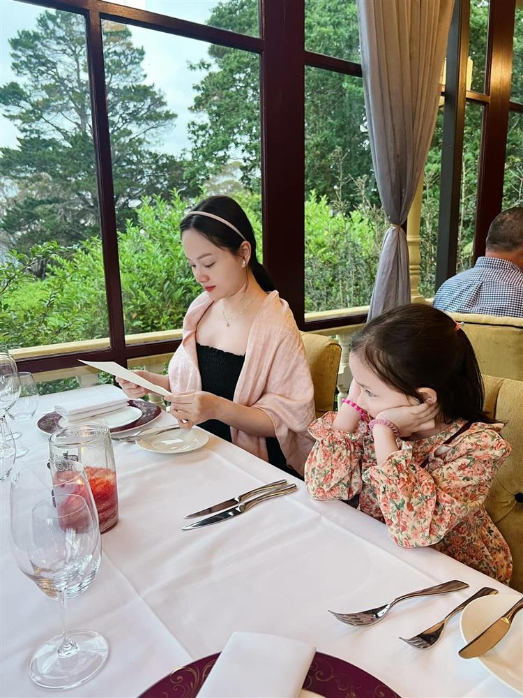 Lan Phương khoe ảnh gia đình bên trời Tây, tiết lộ điểm thay đổi khi mang thai nhóc tỳ thứ 2-2