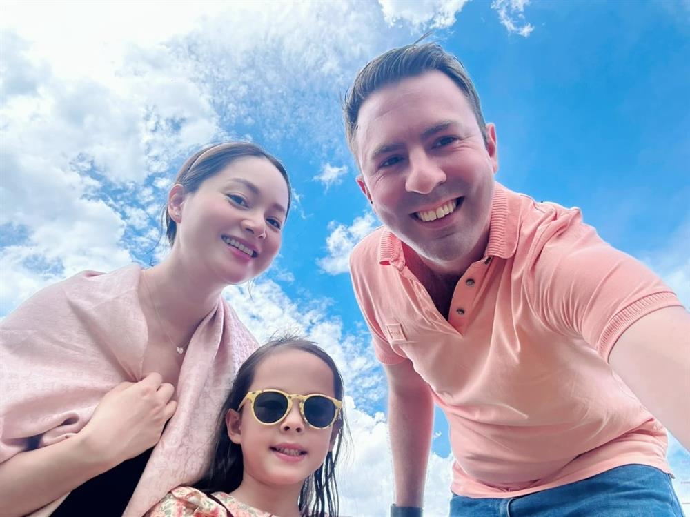 Lan Phương khoe ảnh gia đình bên trời Tây, tiết lộ điểm thay đổi khi mang thai nhóc tỳ thứ 2-5