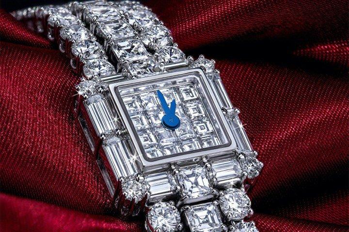 Rihanna đeo đồng hồ 400.000 đô la Mỹ vào chân-4