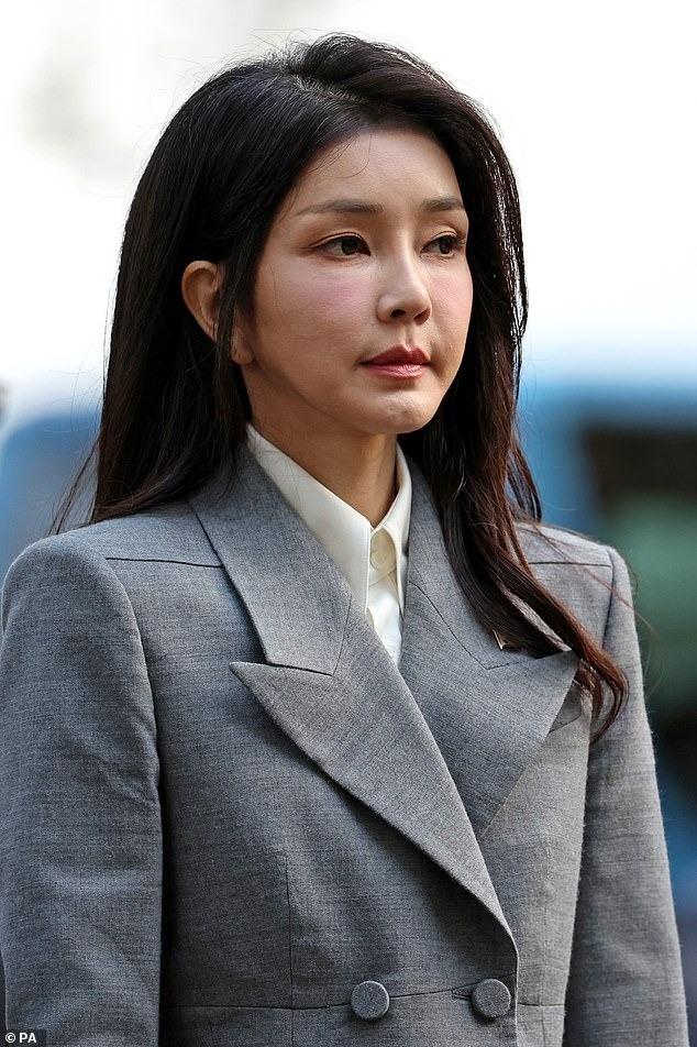 Chuyên gia nhận định gương mặt không tuổi của Đệ nhất phu nhân Hàn Quốc-1