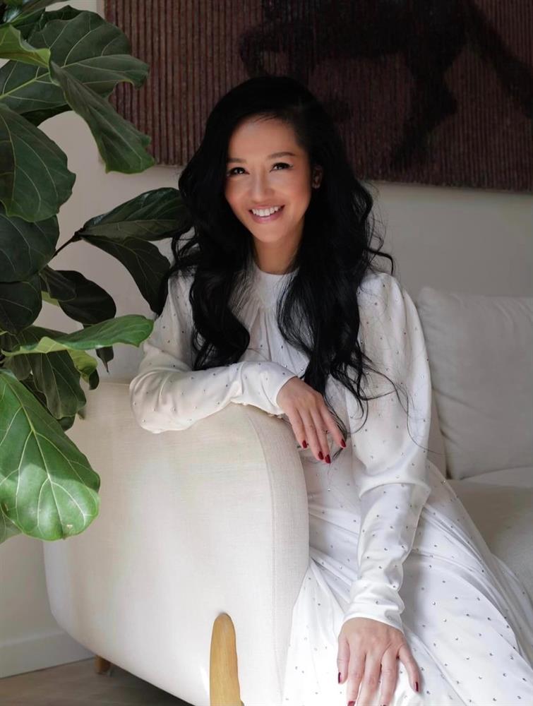 Diva Hồng Nhung lên tiếng khi bị chỉ trích gác chân lên bảng tên bài của Mỹ Tâm-1