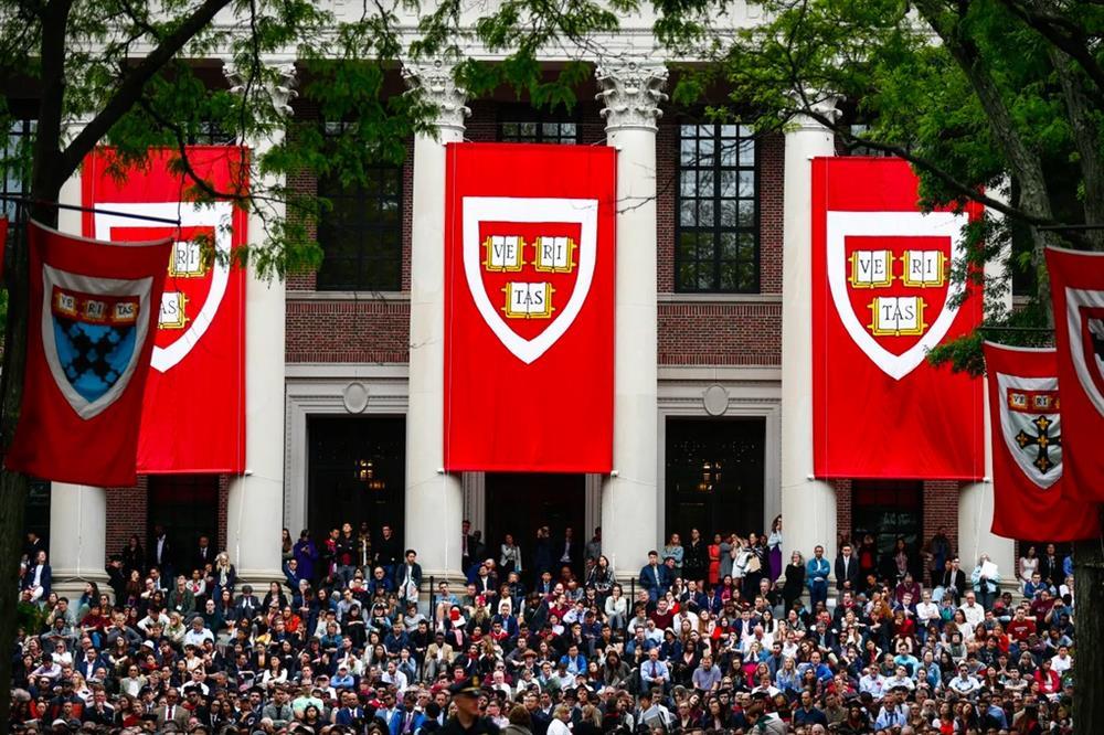 Giới siêu giàu đã có bí kíp gì để đưa con vào Đại học Harvard?-1