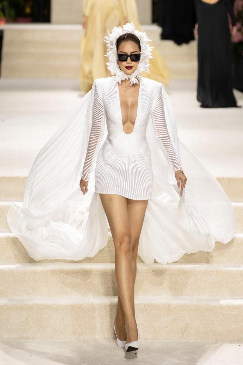 Dàn hậu đình đám Vbiz lăng xê bộ sưu tập mới nhất của Công Trí-8