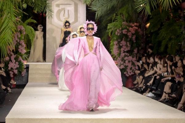 Nhà thiết kế Công Trí: Đừng nghĩ nghệ sĩ quốc tế mặc đồ là tôi nổi tiếng-1