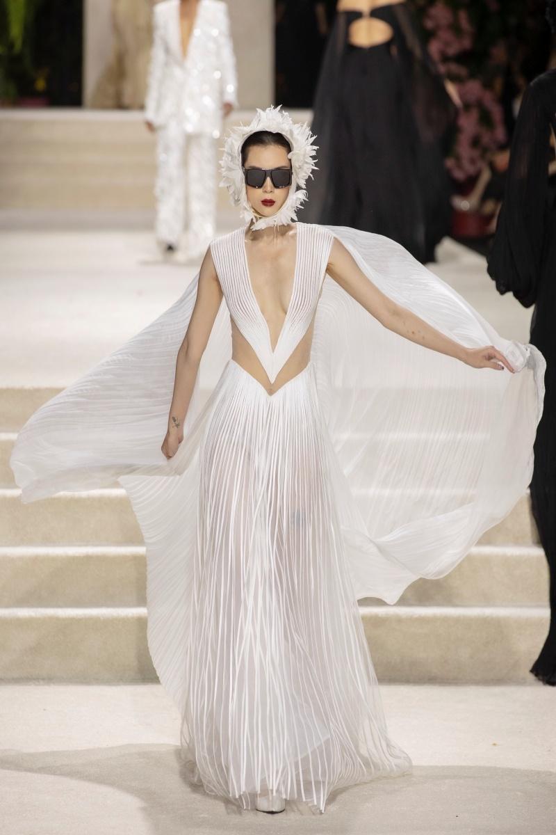 Dàn hậu đình đám Vbiz lăng xê bộ sưu tập mới nhất của Công Trí-10