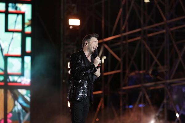 Show Westlife: Đẳng cấp sao quốc tế nhưng Ban Tổ chức nghiệp dư, tai tiếng?-11