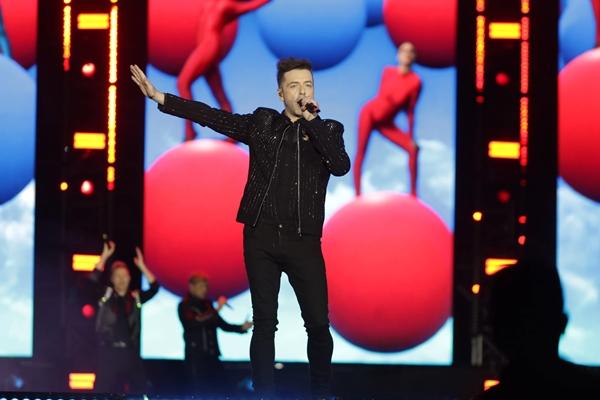 Show Westlife: Đẳng cấp sao quốc tế nhưng Ban Tổ chức nghiệp dư, tai tiếng?-12