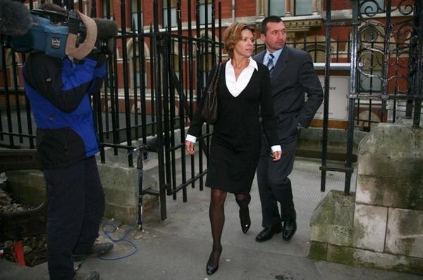 Nữ người mẫu có bạn trai phải lòng Công nương Diana giờ ra sao?-4