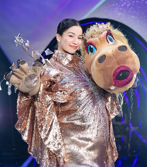 Chung kết Ca Sĩ Mặt Nạ: HippoHappy lộ diện khiến dàn cố vấn bật khóc-1