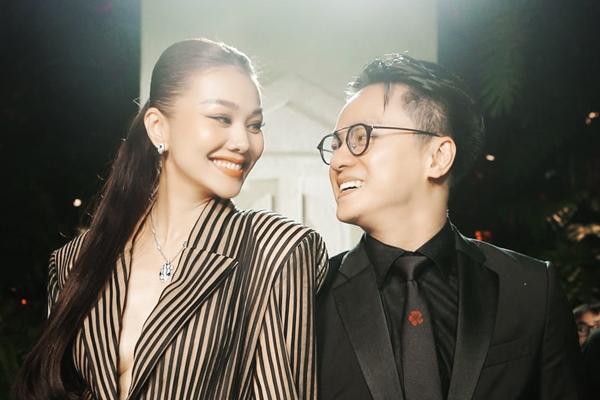 Thanh Hằng và ông xã nhạc trưởng dính nhau như sam sau đám cưới-6