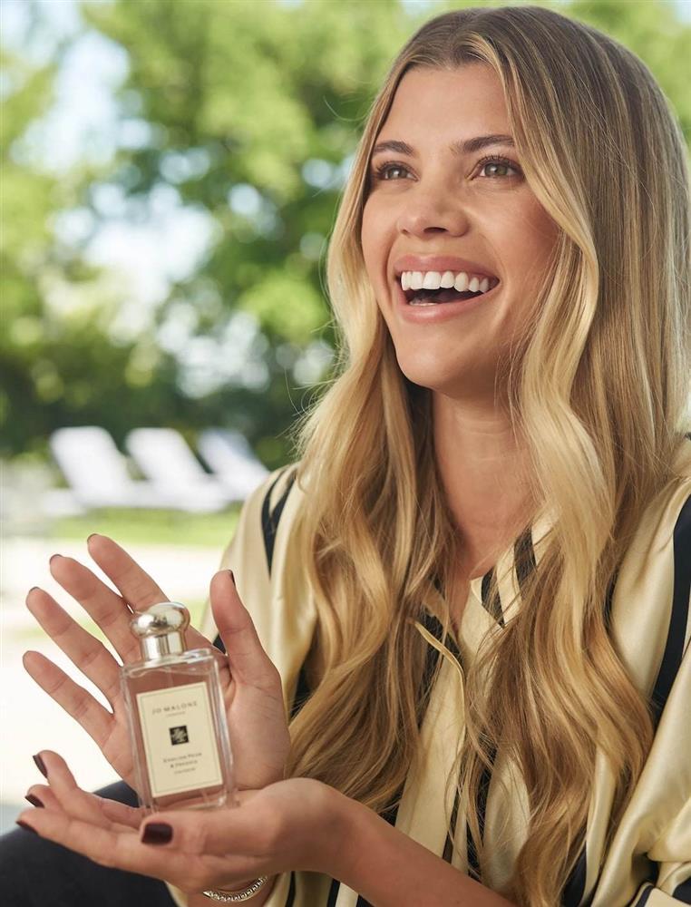 Các cô gái It-girl thích loại nước hoa nào?-1