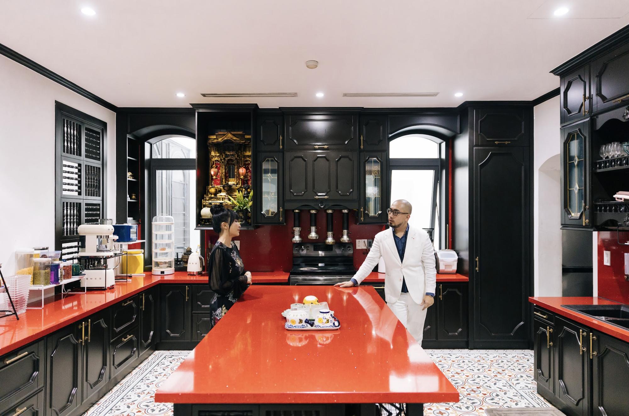 Căn phòng xa hoa lần đầu được chia sẻ trong biệt thự ở tạm của đại gia Minh Nhựa-14