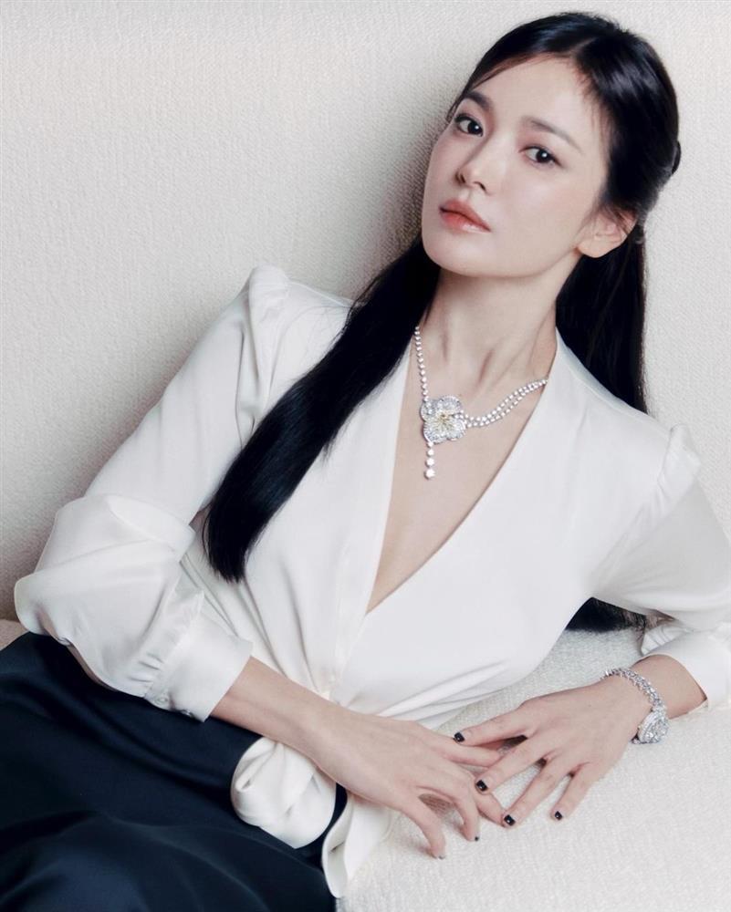 Song Hye Kyo: Phụ nữ đẹp nhất khi không thuộc về ai-5
