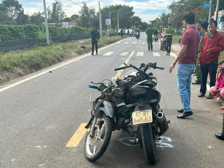 2 xe máy tông trực diện, 3 thiếu niên tử vong-1