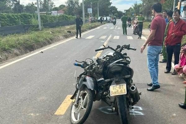 Đâm vào đuôi xe đầu kéo, thanh niên đi xe máy tử vong-2