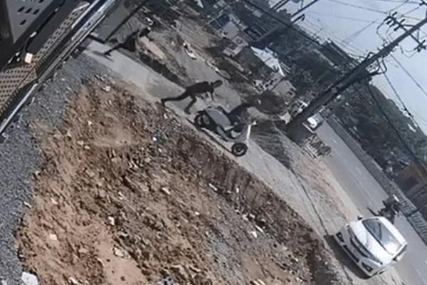 Rủ bạn trộm két sắt của sếp-2