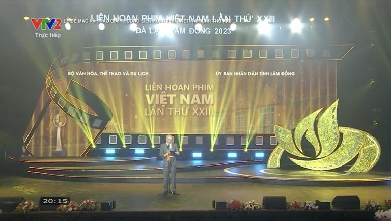 Đất rừng phương Nam trắng tay, Nguyễn Quang Dũng nhận giải thay Bùi Lan Hương-1