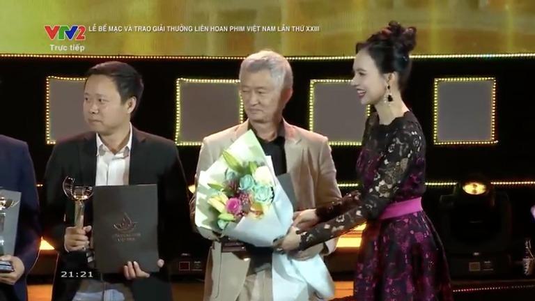 Đất rừng phương Nam trắng tay, Nguyễn Quang Dũng nhận giải thay Bùi Lan Hương-10