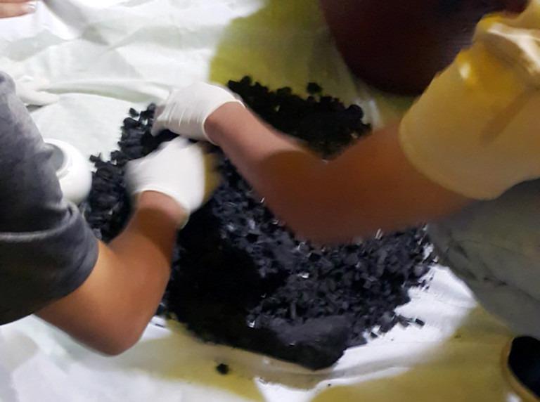 Người thiêu xác bé trai rồi đưa hũ tro cốt cho gia đình bị đề nghị án tù treo-2