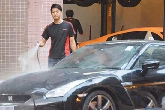 Nam diễn viên đình đám tiêu 100 triệu/tháng dù phải đi rửa xe kiếm sống