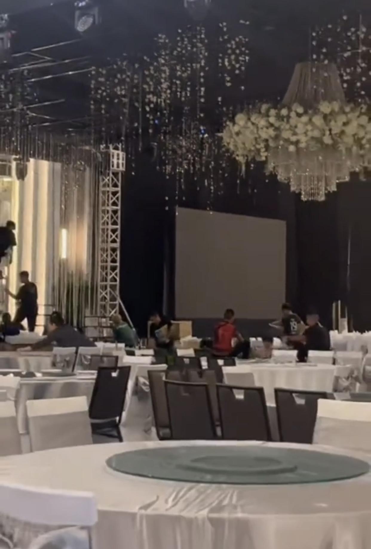 Hé lộ hình ảnh cô dâu Doãn Hải My lộng lẫy, nắm chặt tay Đoàn Văn Hậu trong ngày cưới-5