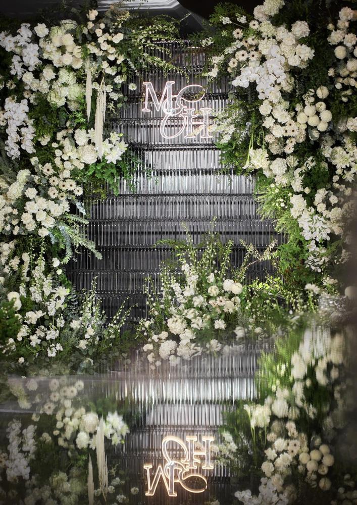 Không gian tiệc cưới như vườn địa đàng của Doãn Hải My và Đoàn Văn Hậu-4