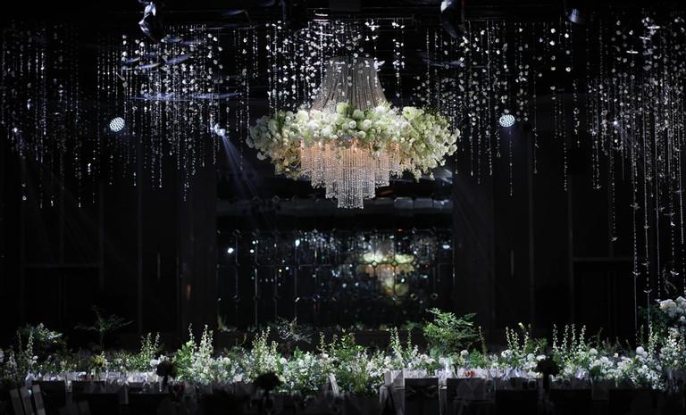 Không gian tiệc cưới như vườn địa đàng của Doãn Hải My và Đoàn Văn Hậu-9