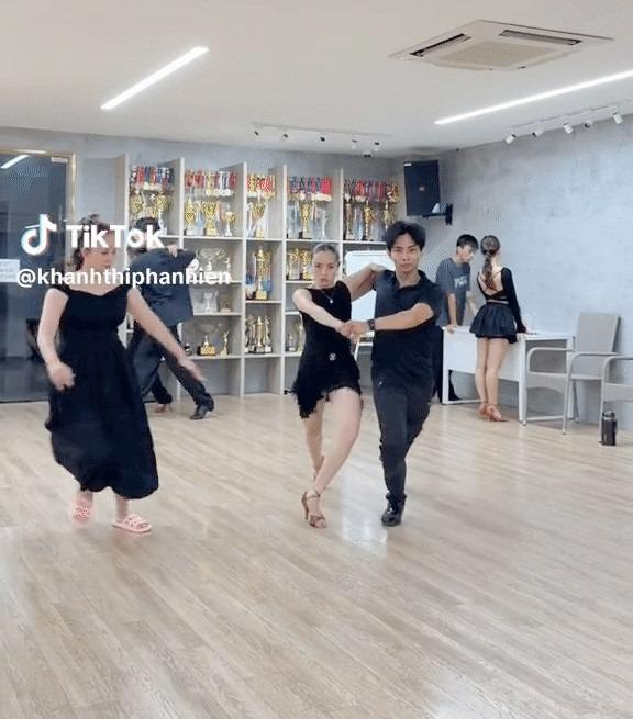 Bí quyết giảm cân hậu sinh nở của kiện tướng dancesport Khánh Thi-1