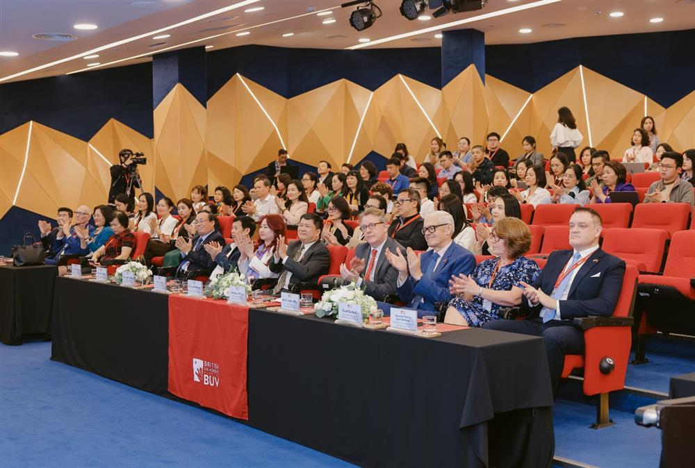 BUV công bố chương trình đào tạo mới và quỹ học bổng 87 tỷ đồng-2