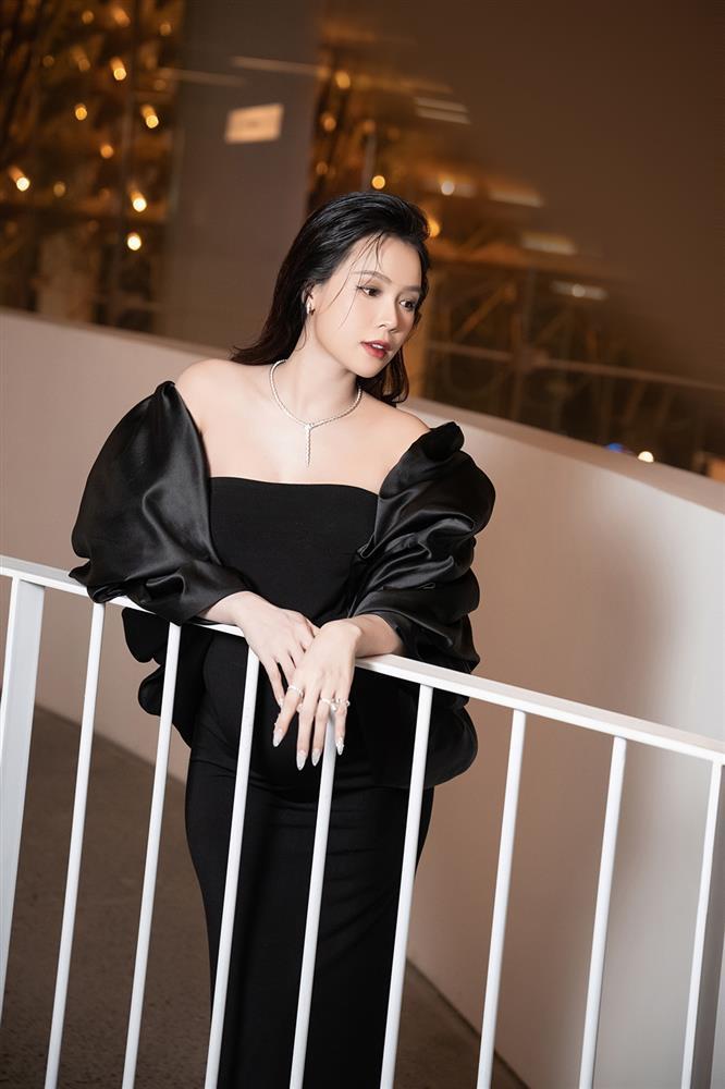 Mang bầu đến tháng thứ 5, Sam vẫn cực xinh đẹp khi dự sự kiện-4