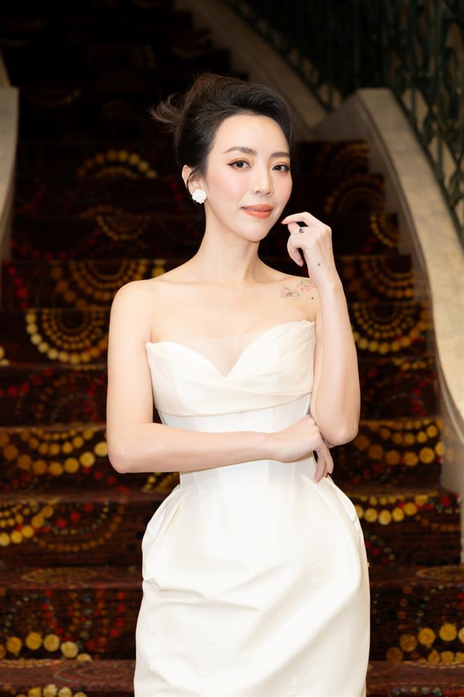 Thu Trang hạnh phúc khi tiếp tục nhận giải thưởng ở LHP Việt Nam-3