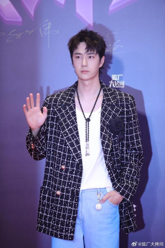 Vương Nhất Bác bị chê kém duyên khi phát ngôn trên thảm đỏ-2