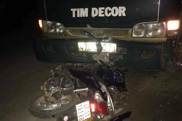 Mẹ khóc ngất bên thi thể con trai 8 tuổi bị xe tải cán tử vong-2