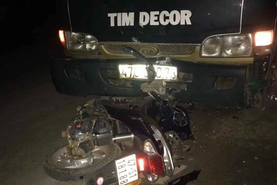 Hai mẹ con tử vong sau va chạm với xe tải