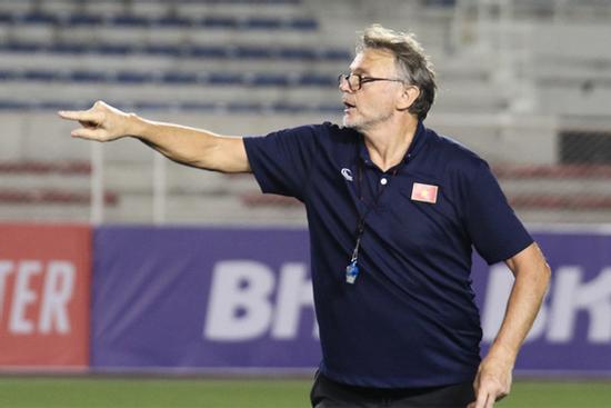 Tuyển Việt Nam: HLV Troussier 'đãi cát tìm vàng' thế nào ở V-League?