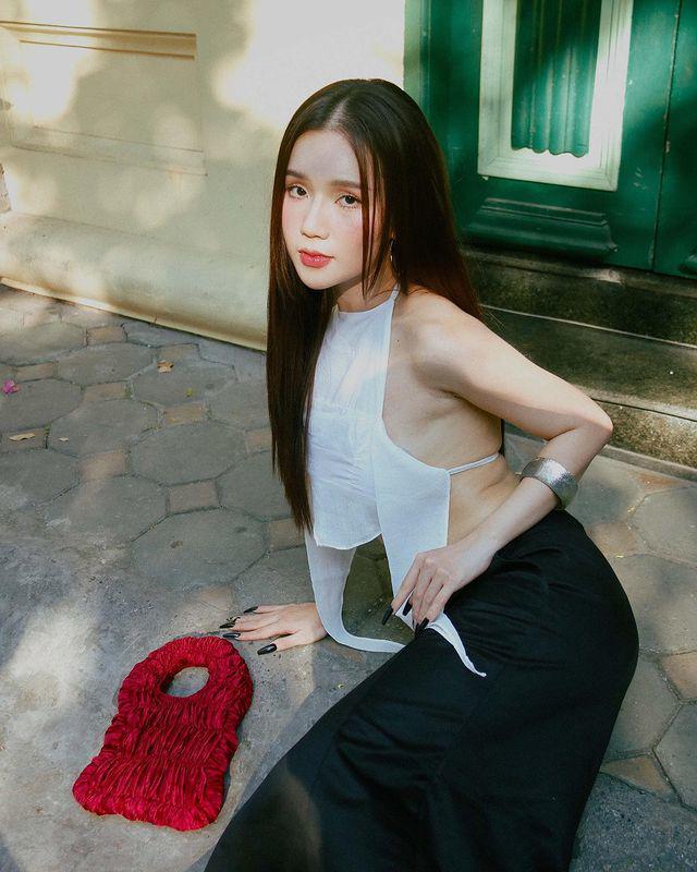 Loạt mỹ nhân phim giờ vàng khoe trọn dáng thắt đáy lưng ong-2