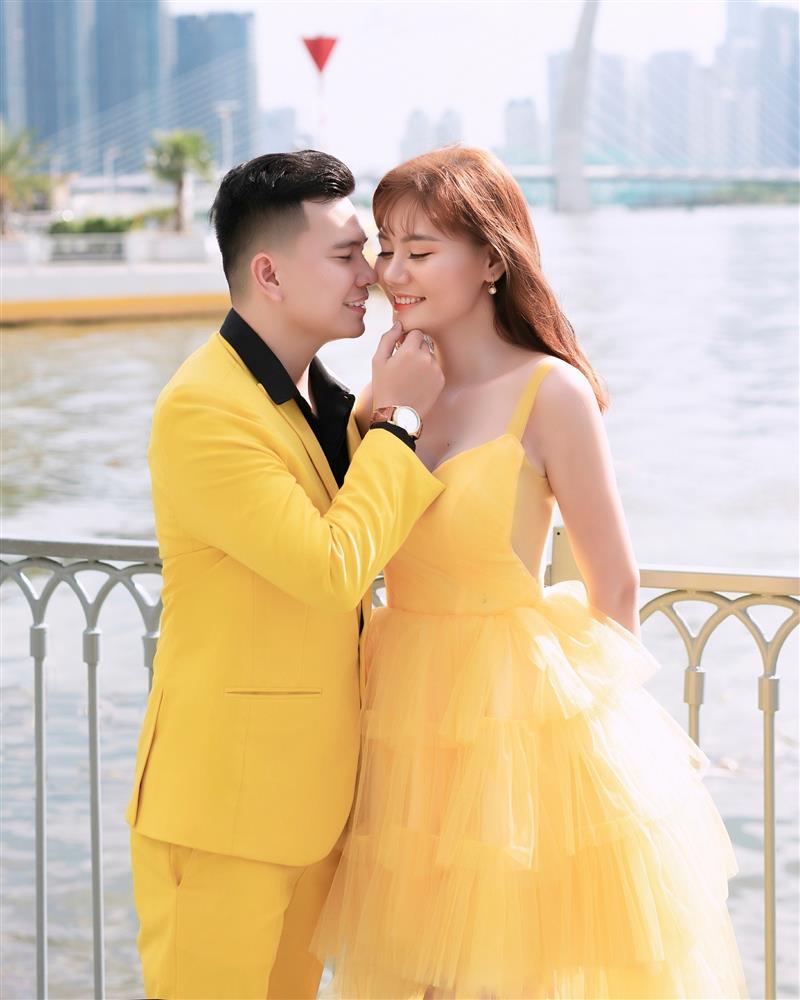 Chuyện tình chị em của shipper điển trai và cô gái TPHCM nghiện mua sắm-10