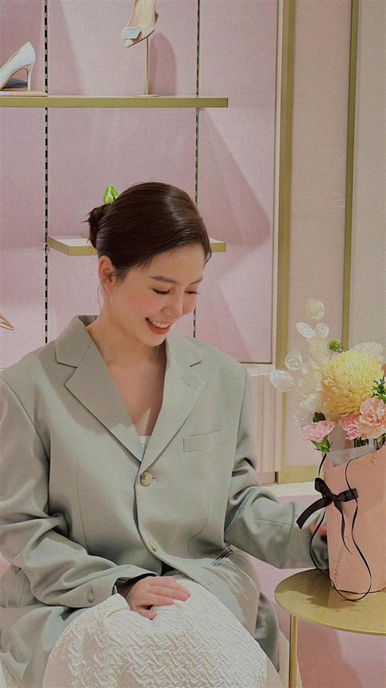 Hot girl Mẫn Tiên đi xem concert: Làn da căng bóng gây sốt-8