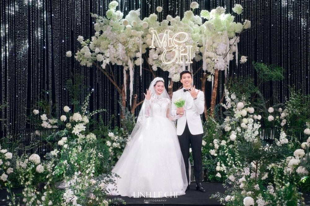 Thầy Park và dàn sao ĐT Việt Nam nô nức dự đám cưới Đoàn Văn Hậu-1