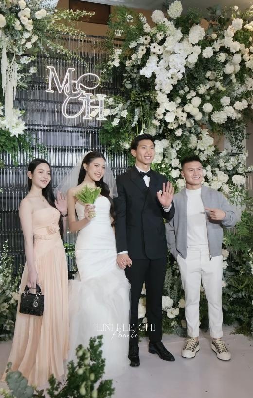 Thầy Park và dàn sao ĐT Việt Nam nô nức dự đám cưới Đoàn Văn Hậu-4