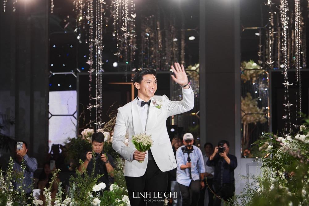 Thầy Park và dàn sao ĐT Việt Nam nô nức dự đám cưới Đoàn Văn Hậu-6