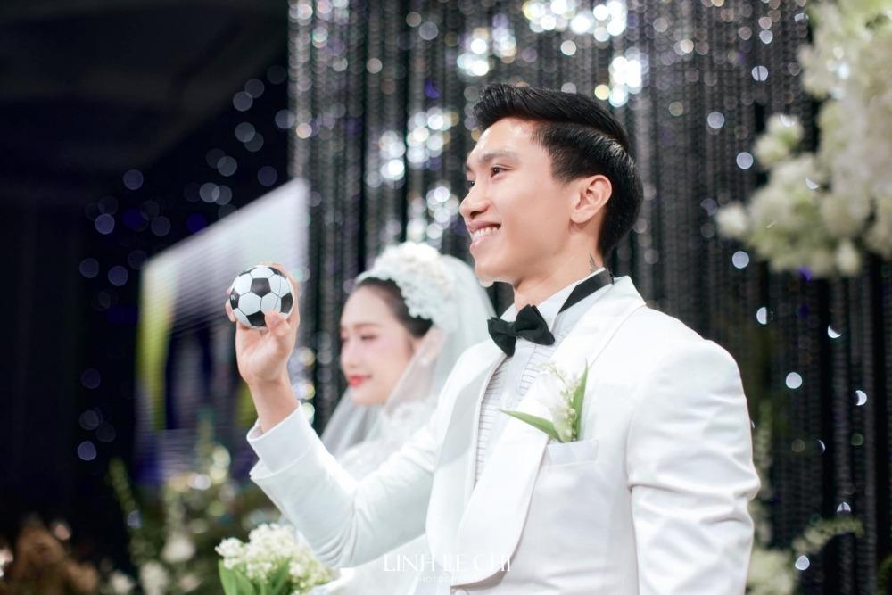 Thầy Park và dàn sao ĐT Việt Nam nô nức dự đám cưới Đoàn Văn Hậu-8