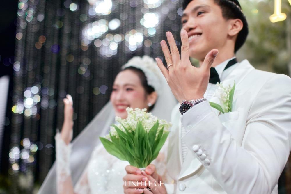 Thầy Park và dàn sao ĐT Việt Nam nô nức dự đám cưới Đoàn Văn Hậu-10